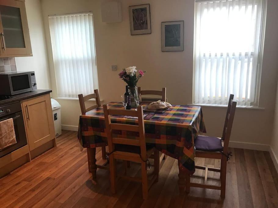 Great Offer 2 Bed Tenby Flat Free Parking Kültér fotó
