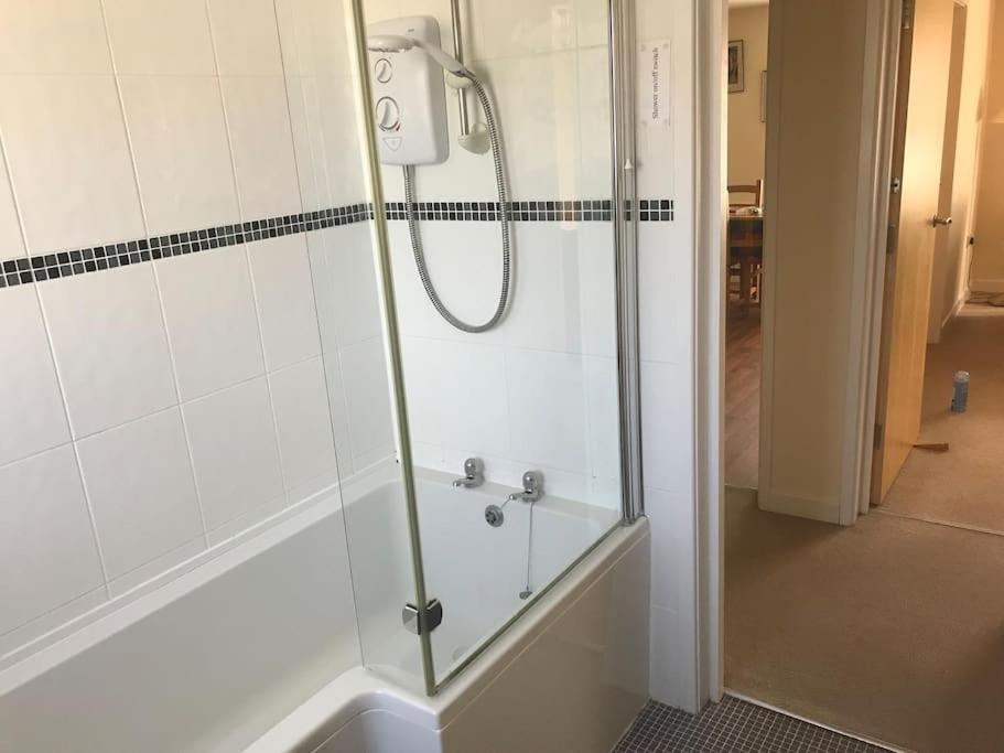 Great Offer 2 Bed Tenby Flat Free Parking Kültér fotó